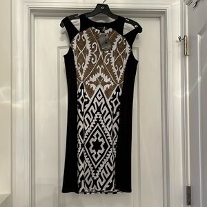 Beautiful Eva Varro dress with split shoulder